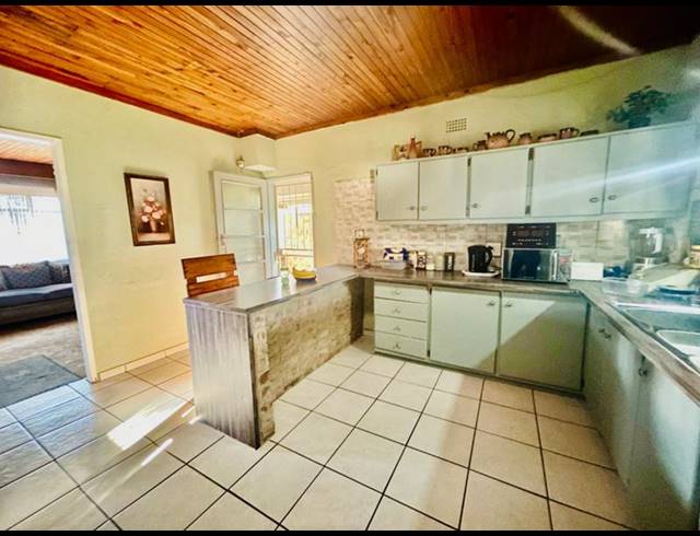 2 BEDROOM HOUSE FOR SALE IN VANDERBIJLPARK CW 5